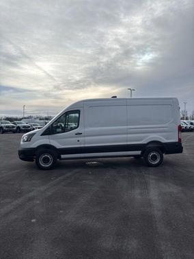 2026 Ford Transit-250 148 WB Medium Roof Cargo