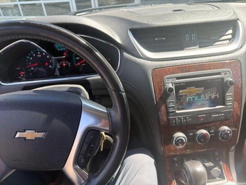 White 2014 Chevrolet Traverse 1LT