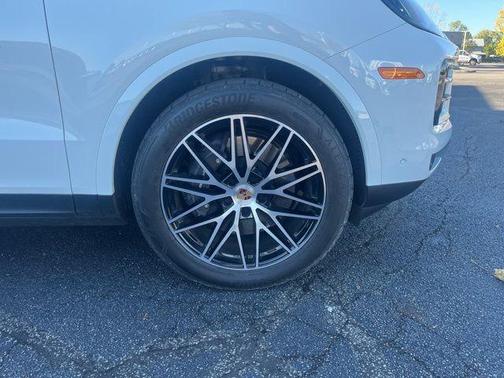 2025 Porsche Cayenne Base
