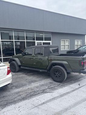 2022 Jeep Gladiator Sport