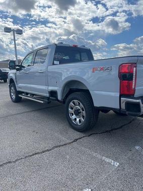2025 Ford F-350 Lariat Super Duty