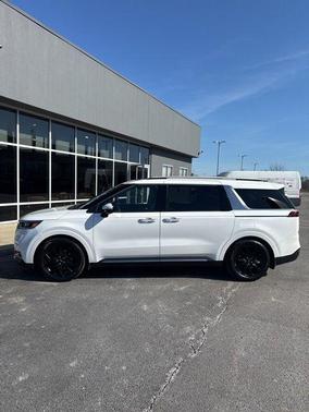 Snow White Pearl 2024 Kia Carnival SX Prestige