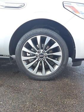 2019 Lincoln Navigator L Select