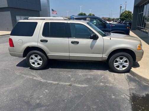 2005 Ford Explorer XLT