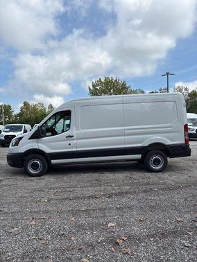 2025 Ford Transit-250 148 WB Medium Roof Cargo