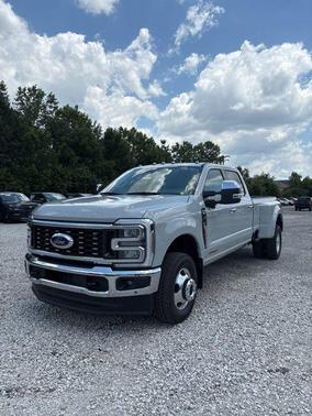 2025 Ford F-350 Lariat Super Duty