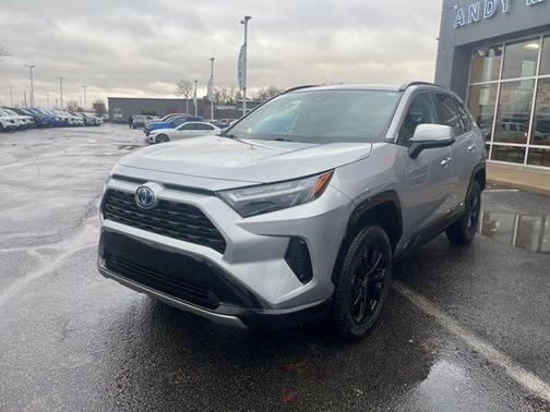 2022 Toyota RAV4 Hybrid SE