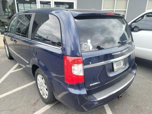 2013 Chrysler Town & Country Touring