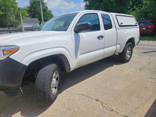 Super White 2018 Toyota Tacoma SR