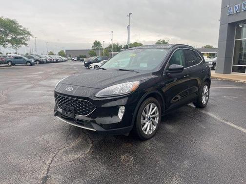 2022 Ford Escape Titanium