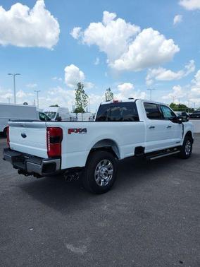 2025 Ford F-350 Lariat Super Duty