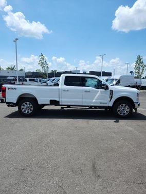 2025 Ford F-350 Lariat Super Duty