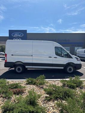 2025 Ford Transit-250 148 WB Medium Roof Cargo