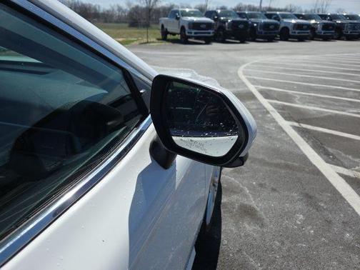 Ice 2024 Toyota Camry LE