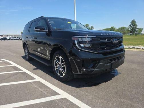 Black Metallic 2025 Ford Expedition Active