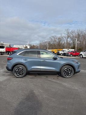 2026 Ford Escape Platinum