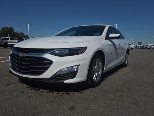 Summit White 2023 Chevrolet Malibu 1LS