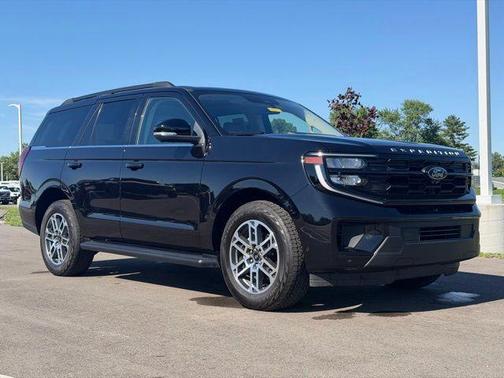 Black Metallic 2025 Ford Expedition Active
