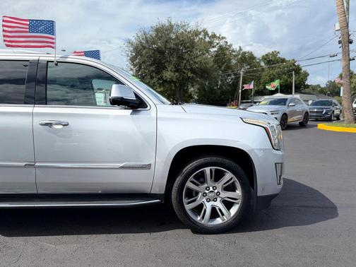 2015 Cadillac Escalade Luxury