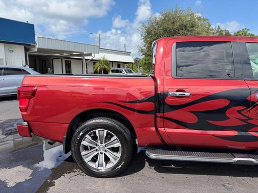 2017 Nissan Titan SL