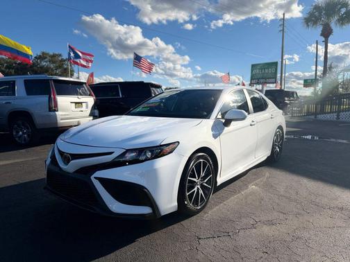 2024 Toyota Camry SE