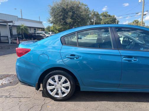 2017 Subaru Impreza 2.0i