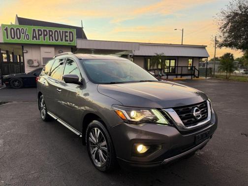 2017 Nissan Pathfinder SL
