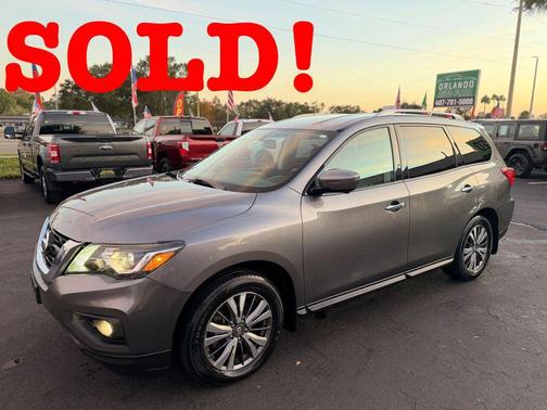 2017 Nissan Pathfinder SL