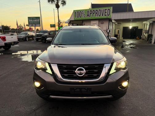 2017 Nissan Pathfinder SL