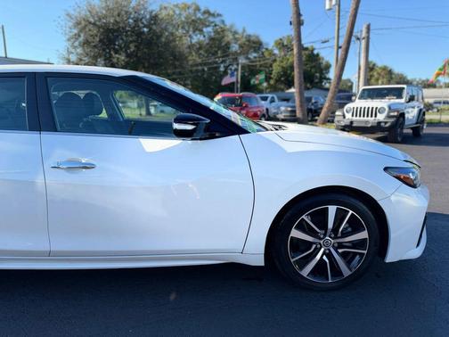 2022 Nissan Maxima SV Xtronic CVT