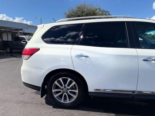 2014 Nissan Pathfinder SL