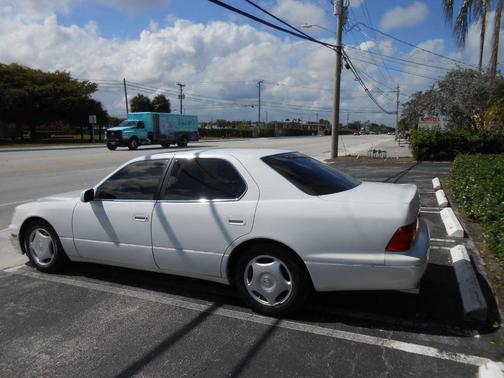 WHITE 1999 Lexus LS 400 Base