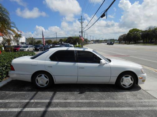 WHITE 1999 Lexus LS 400 Base