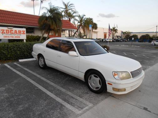 1999 Lexus LS 400 Base