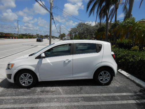 WHITE 2014 Chevrolet Sonic LT