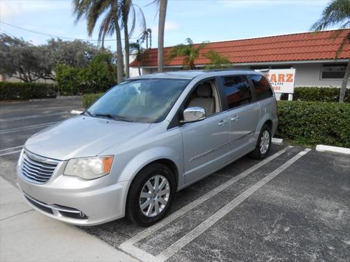 2012 Chrysler Town & Country Touring-L