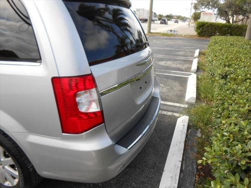 2012 Chrysler Town & Country Touring-L