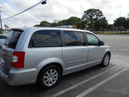 2012 Chrysler Town & Country Touring-L
