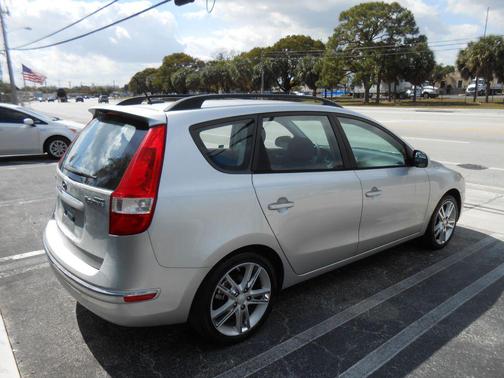 2010 Hyundai Elantra Touring GLS