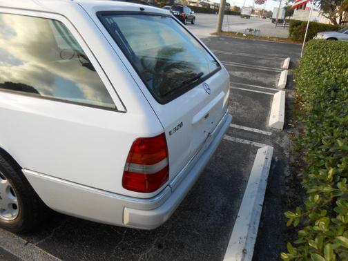 1994 Mercedes-Benz E-Class E320