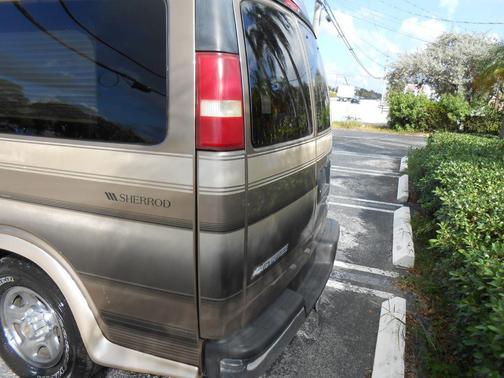 2003 Chevrolet Express 1500 Base