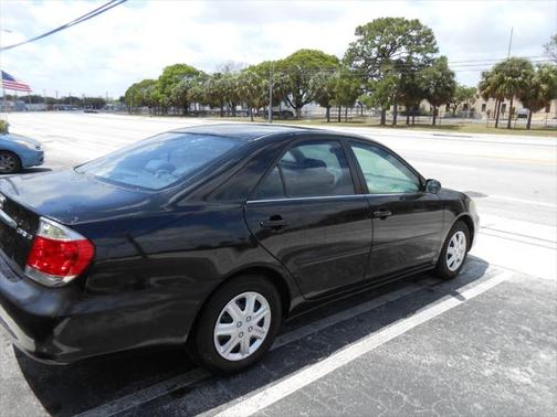 2005 Toyota Camry LE