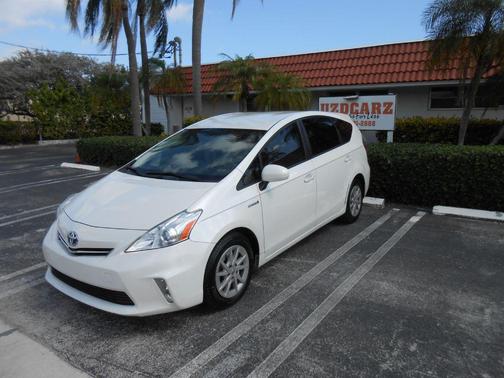 2014 Toyota Prius v Two