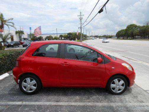 RED 2008 Toyota Yaris Base