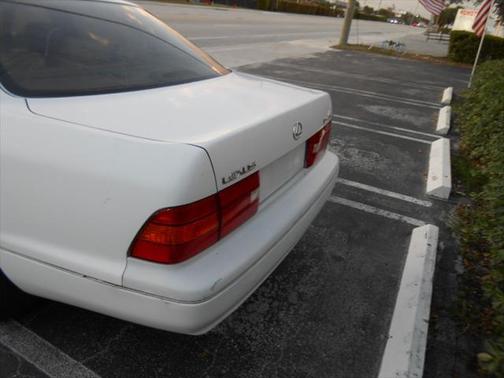 1999 Lexus LS 400 Base