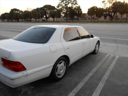 1999 Lexus LS 400 Base