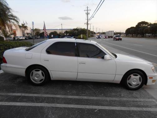 1999 Lexus LS 400 Base