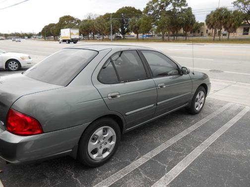 GREEN 2006 Nissan Sentra 1.8 S