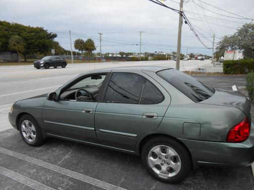 GREEN 2006 Nissan Sentra 1.8 S