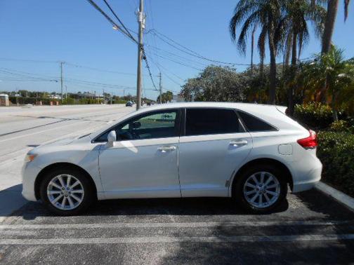 WHITE 2009 Toyota Venza Base